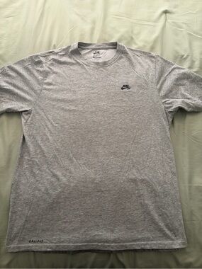 Nike Short Sleeve Crew Tee in Light Gray with Small Swoosh